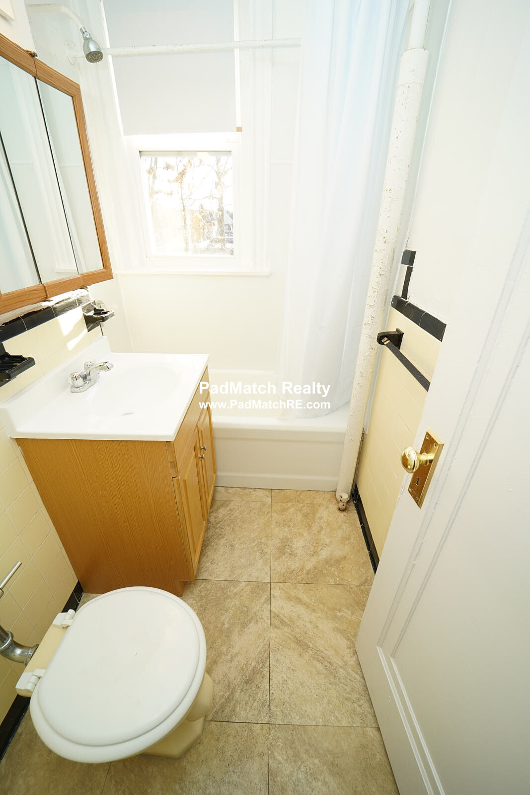 70 Chiswick Rd, Commonwealth