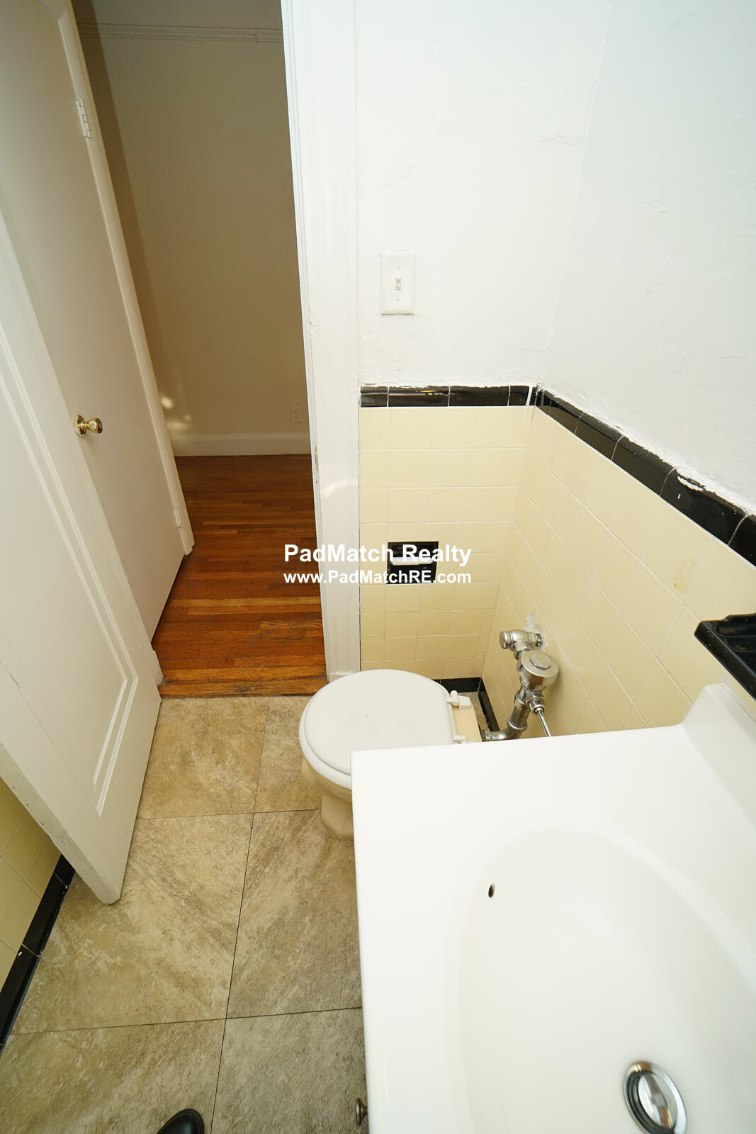 70 Chiswick Rd, Commonwealth