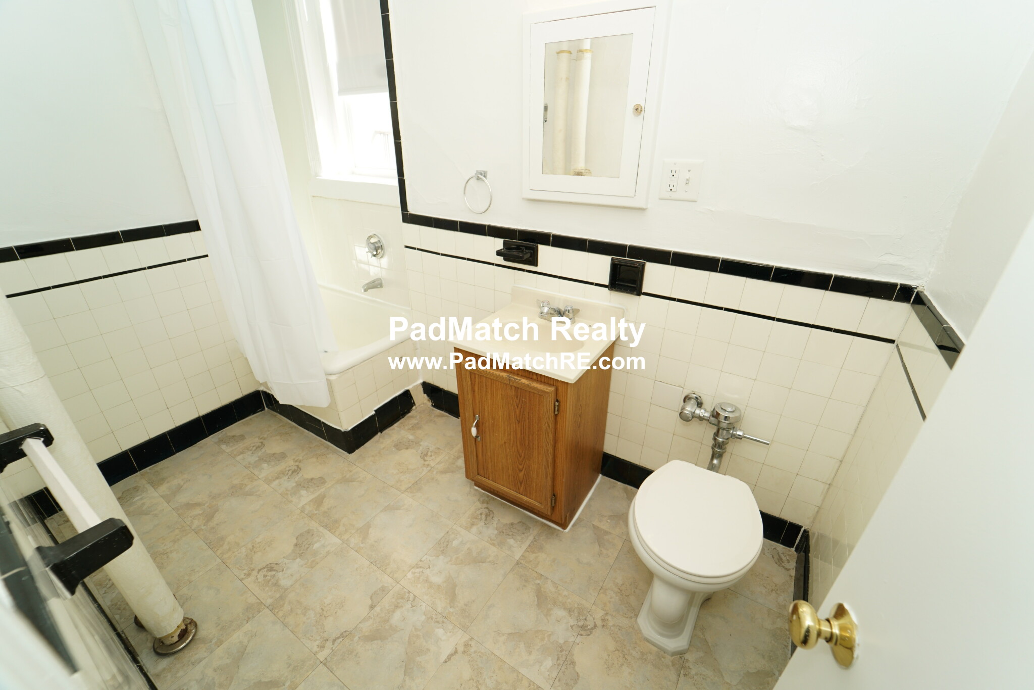 1820 Commonwealth Ave, Brighton