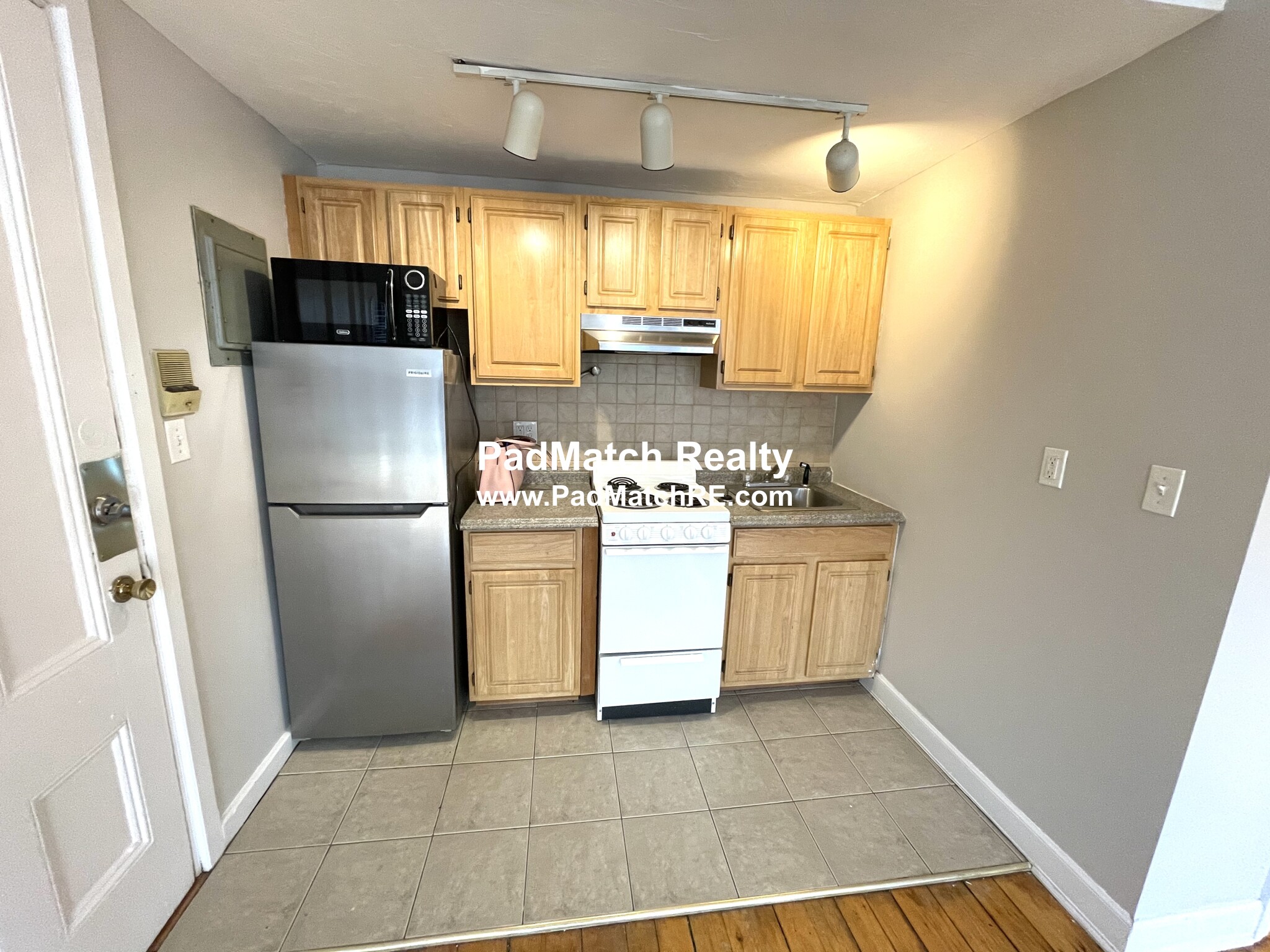 1 bed, 1 bath apartment for rent at 223 Newbury St Unit 3R, Back Bay — photo 10 of 10
