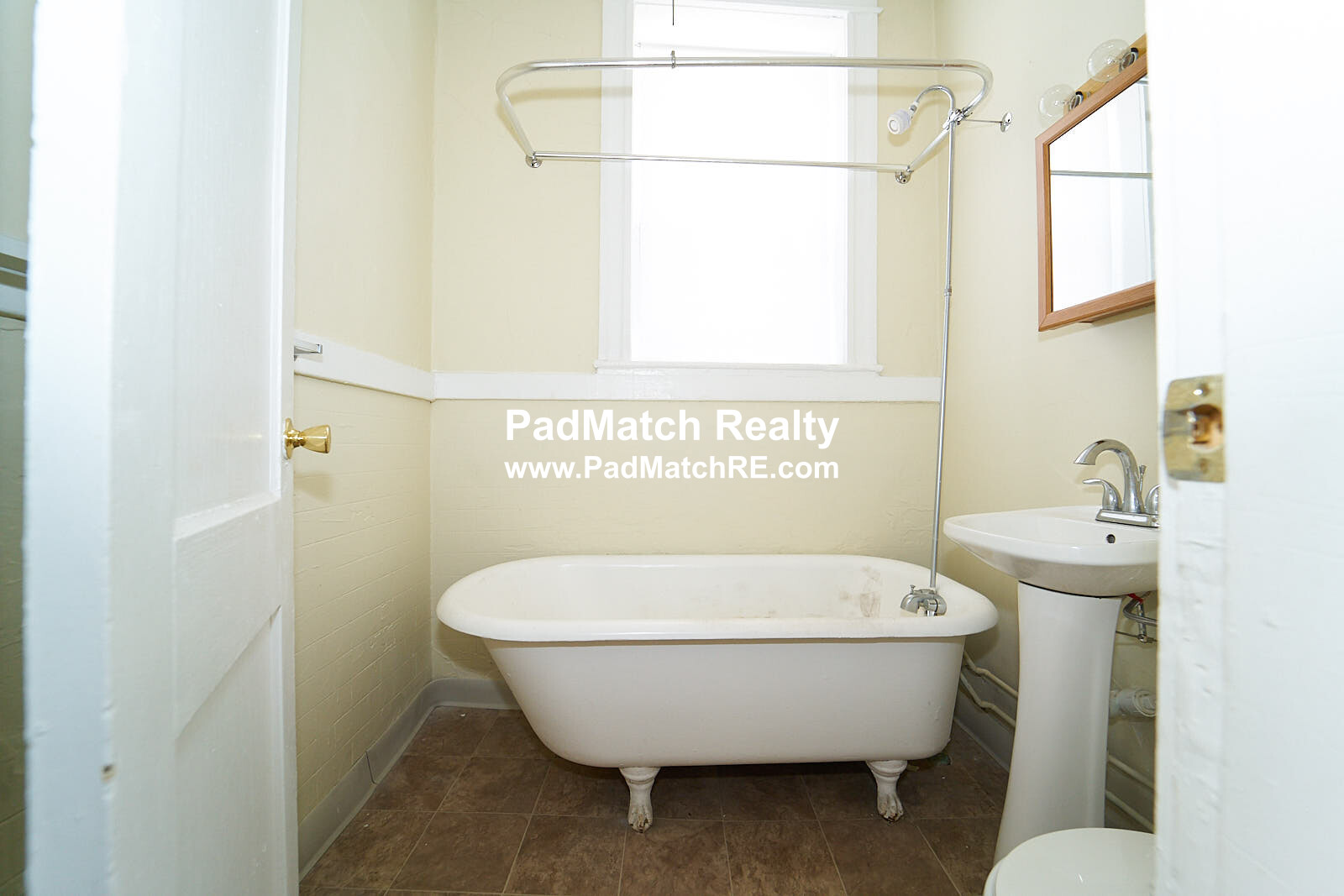 1 bed, 1 bath apartment for rent at 63 Woodstock Ave Unit 9, Brighton — photo 2 of 9
