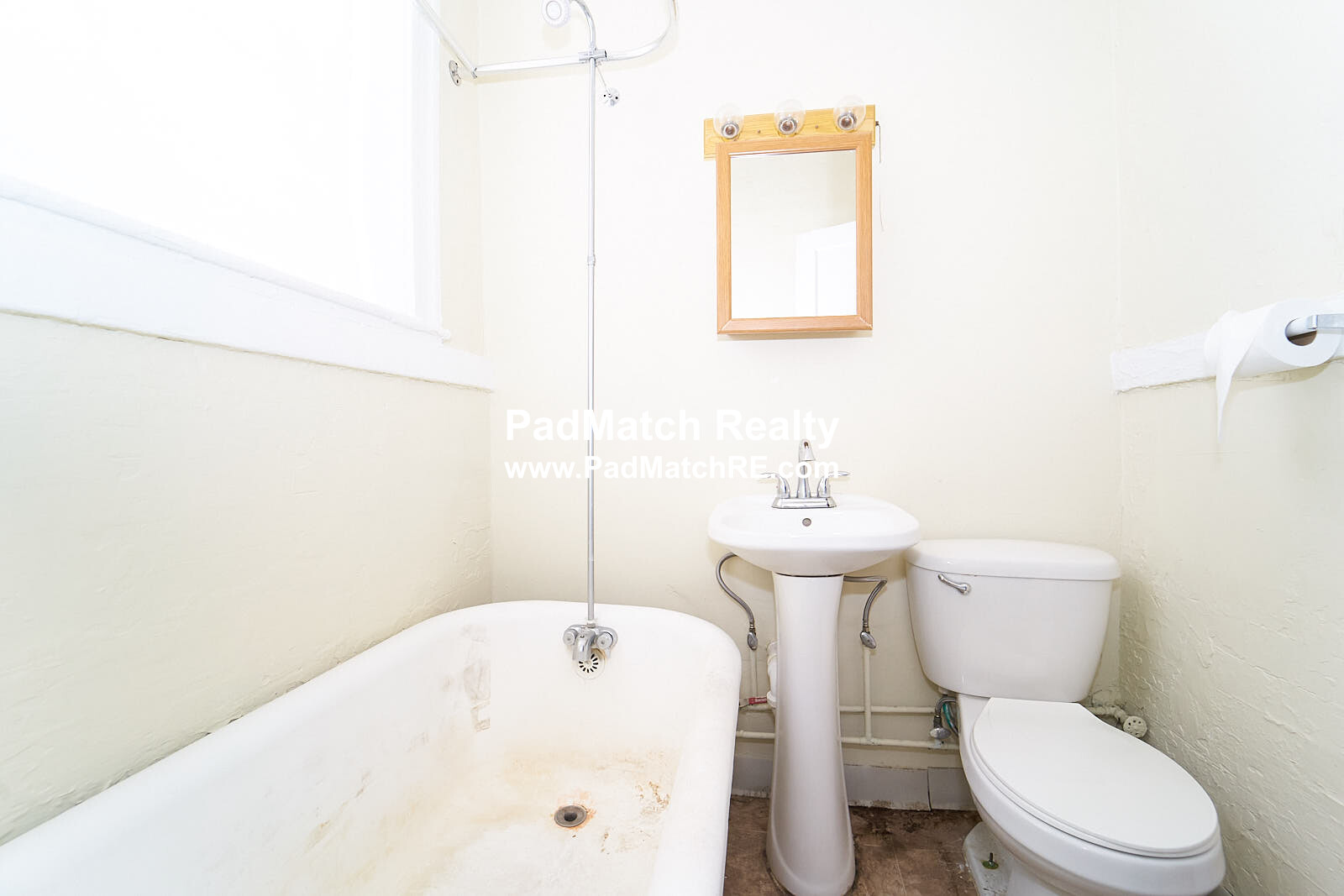 1 bed, 1 bath apartment for rent at 63 Woodstock Ave Unit 9, Brighton — photo 3 of 9