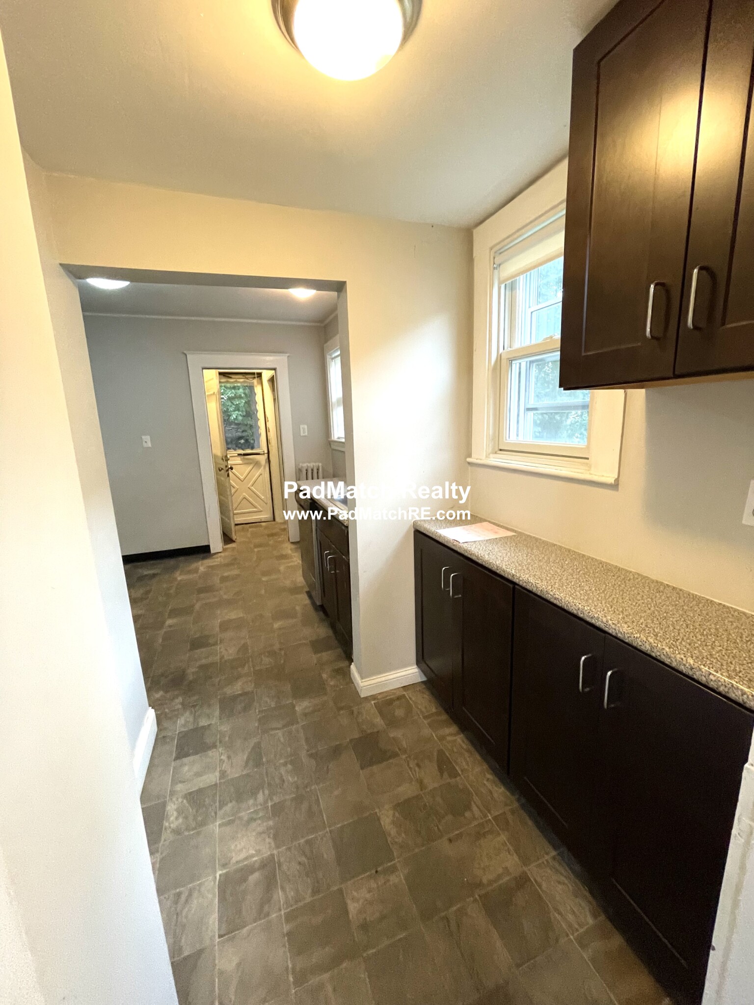 136 Arlington St, Oak Square