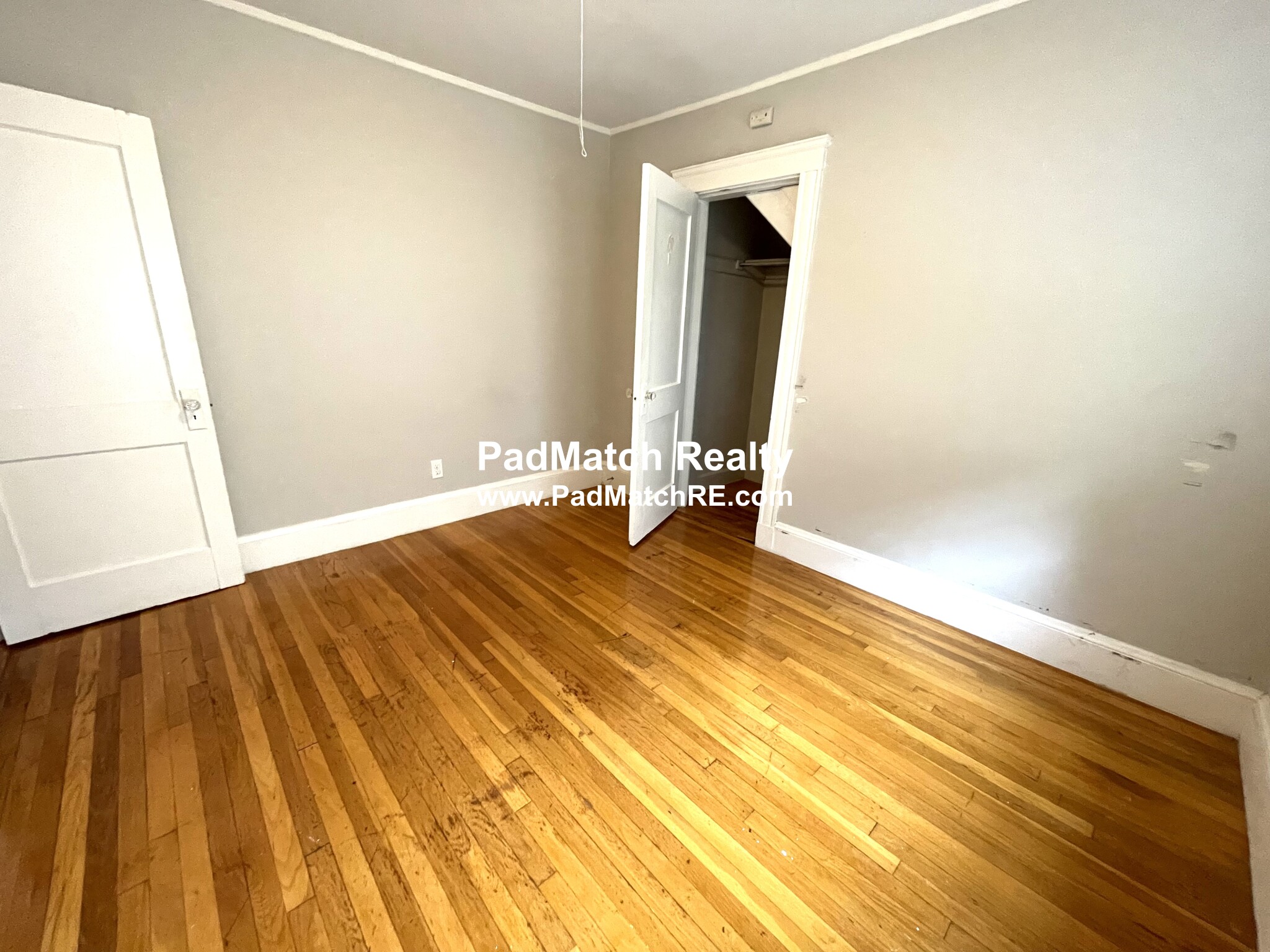 136 Arlington St, Oak Square