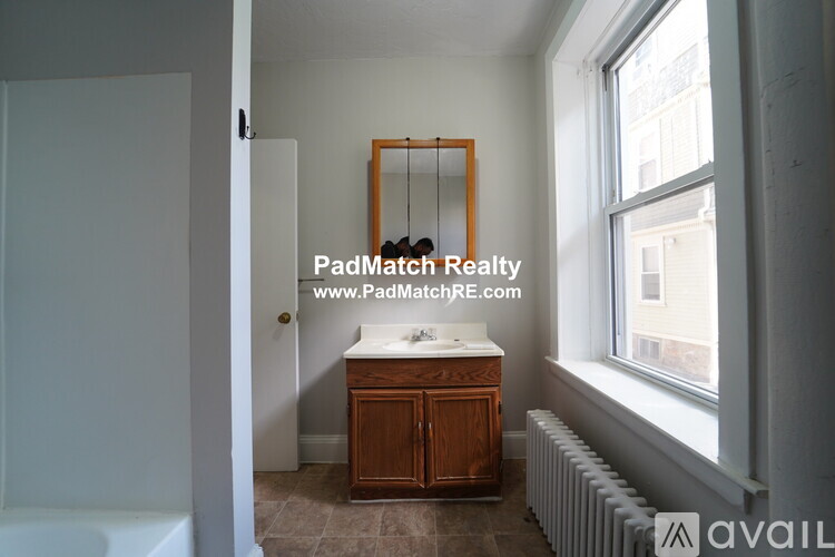 4 bed, 2 bath apartment for rent at 142 Davis Ave Unit 4, Brookline Village — photo 14 of 16