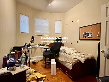 186 Naples Rd, Brookline