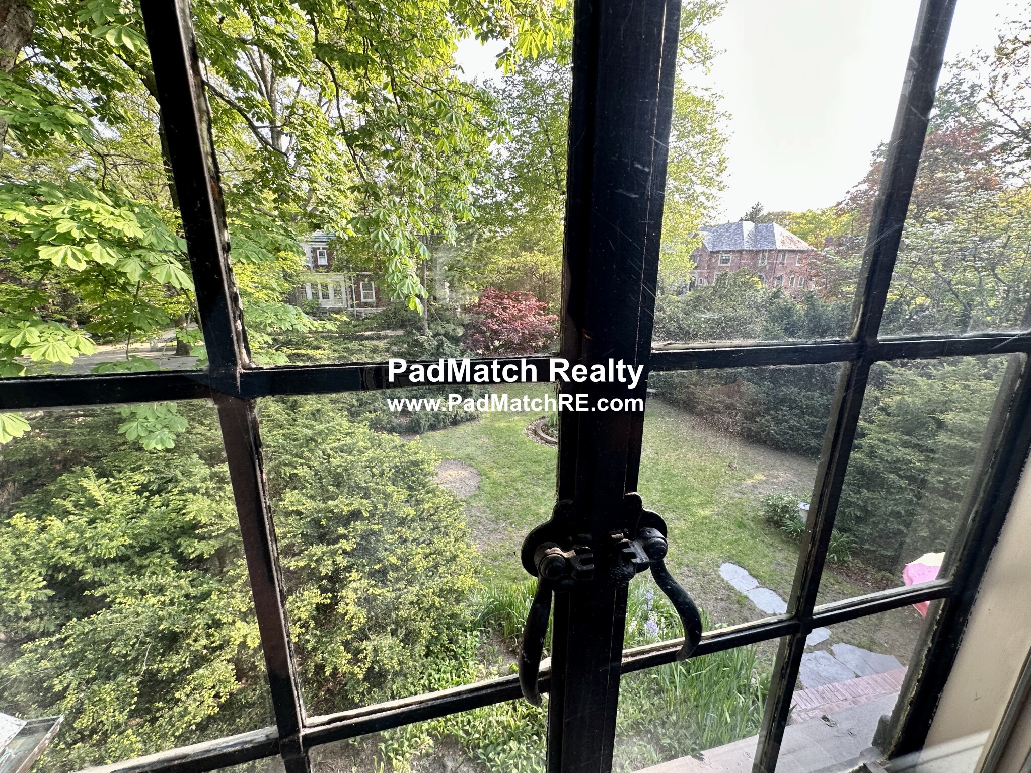 111 Carlton St, Brookline