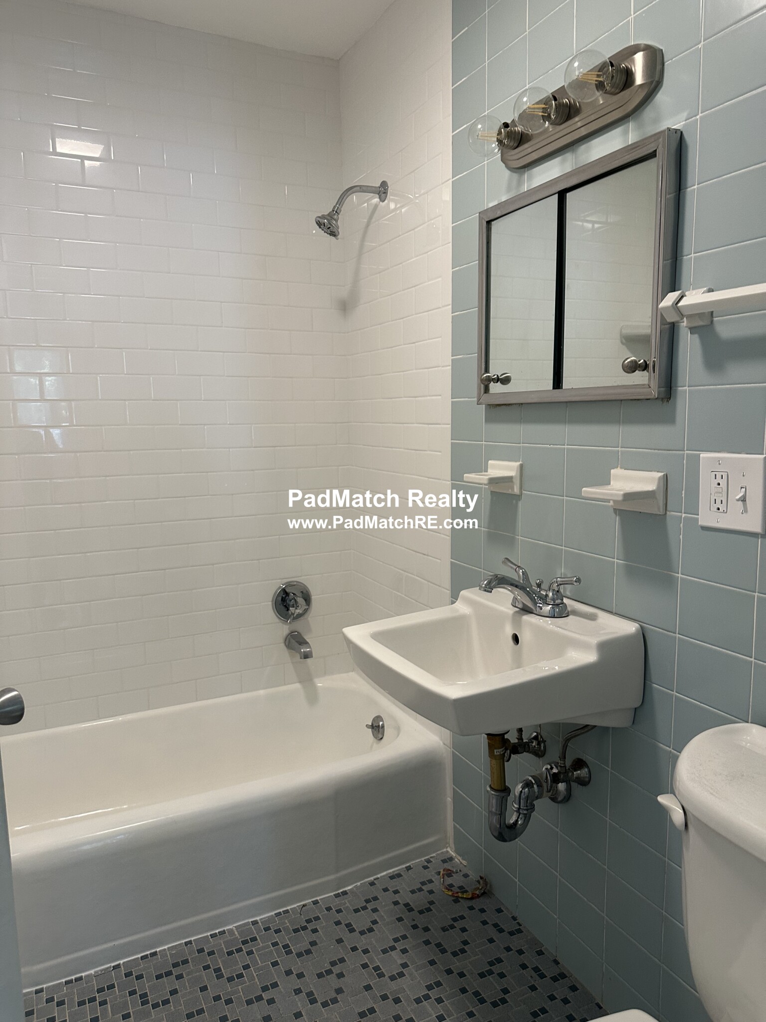 2018 Commonwealth Ave, Brighton