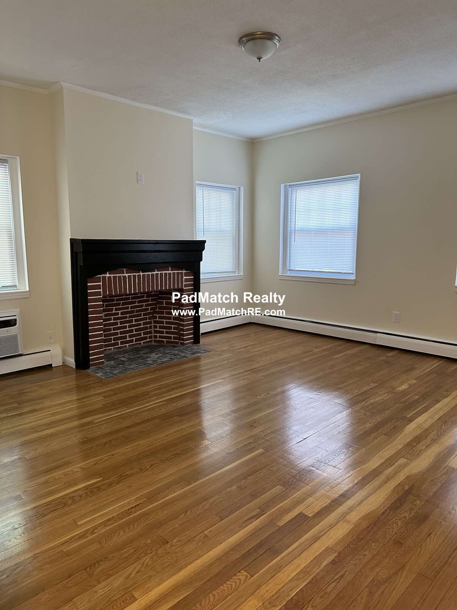 2018 Commonwealth Ave, Brighton