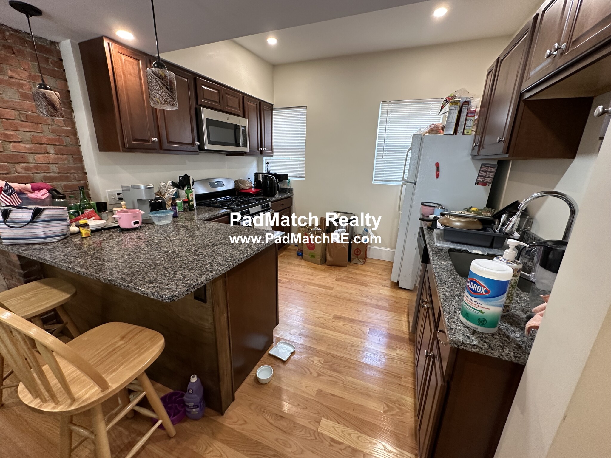 36 Brackett St, Oak Square