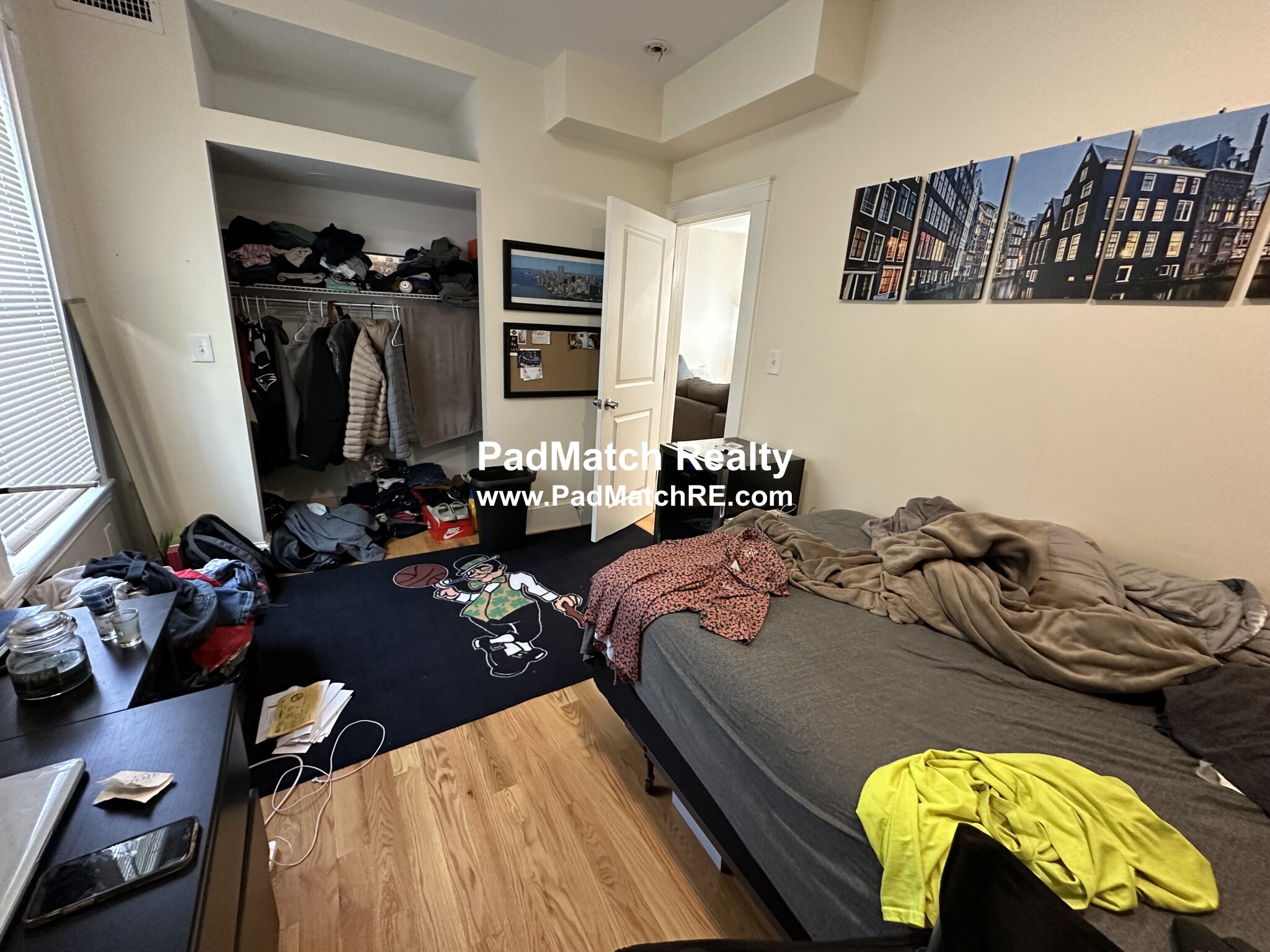 36 Brackett St, Oak Square