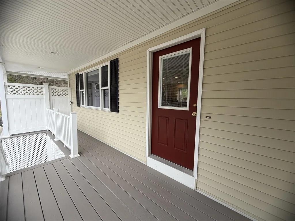 81 N Main St, North Bellingham