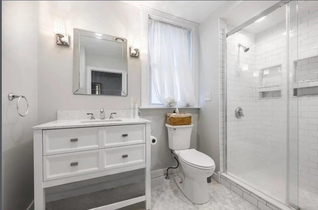 866 E 5th St, South Boston