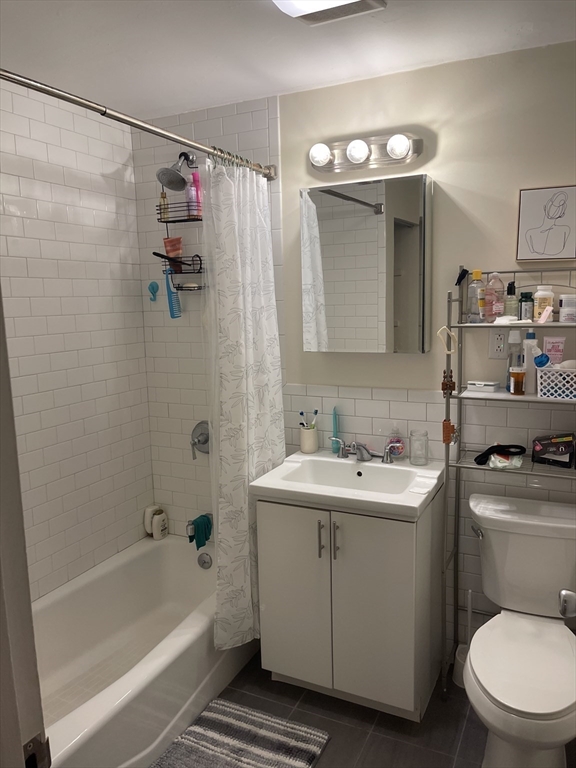 109-111 Tremont St, Brighton