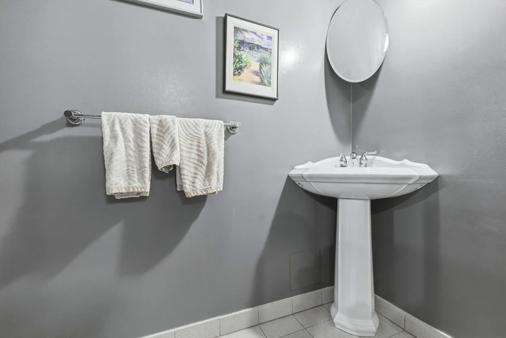 65 E India Row, Downtown