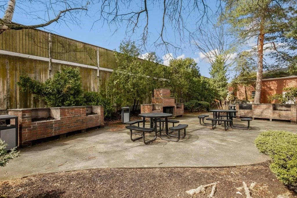 8 Old Colony, Arlington