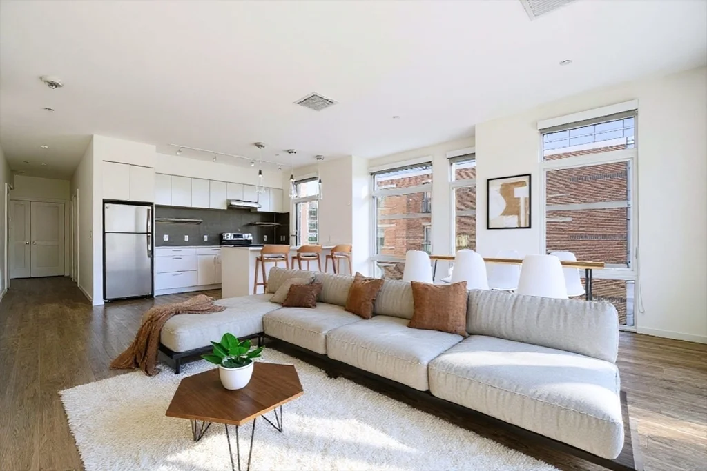 839 Beacon St, Fenway