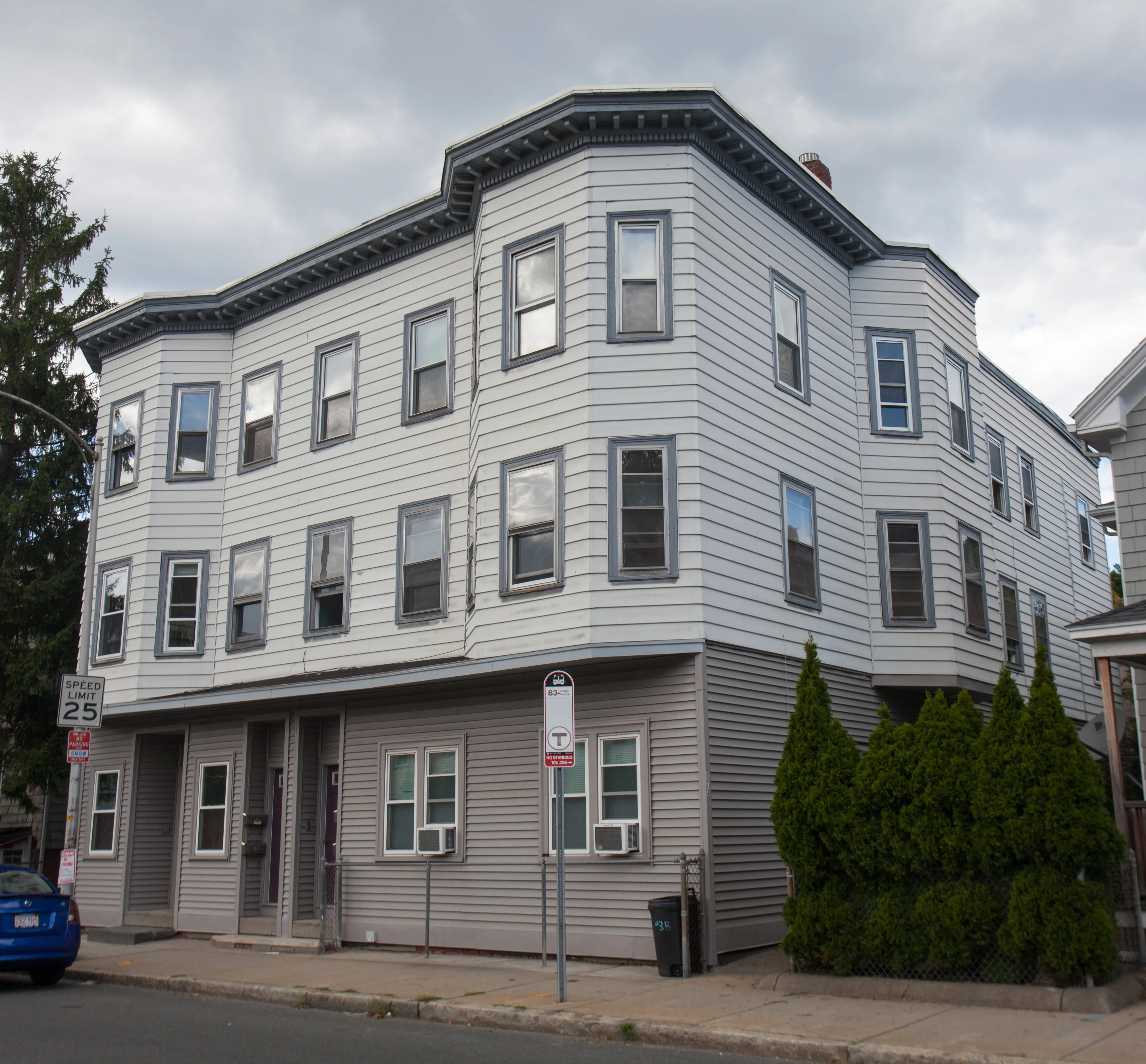 173 Rindge Ave, North Cambridge