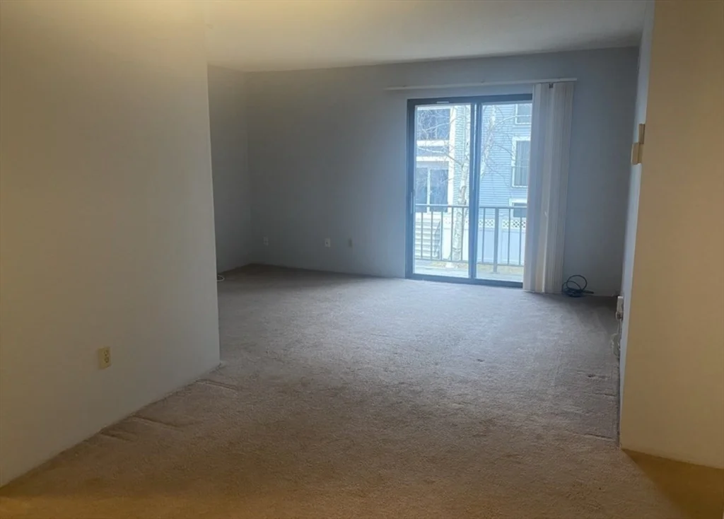 59 Village Brook Ln, Natick