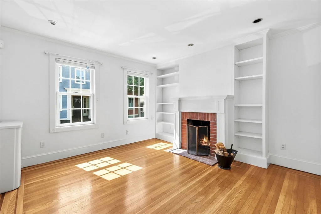 64 Pearl St, Charlestown