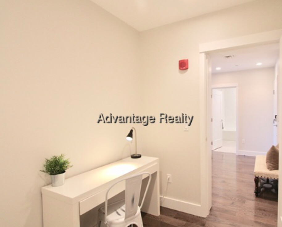 434 Mcgrath Highway, Prospect Hill