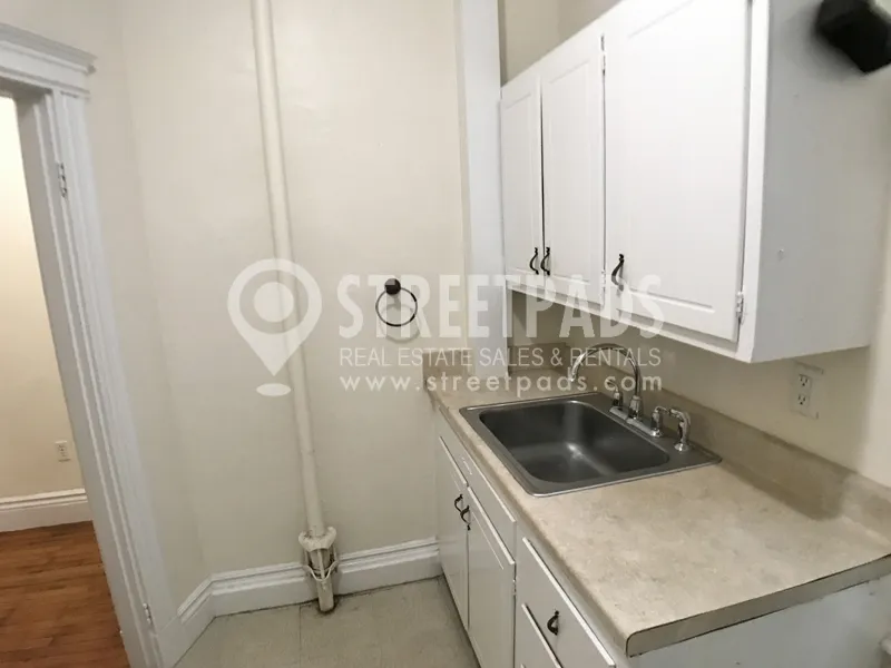 27 Park Dr, Fenway