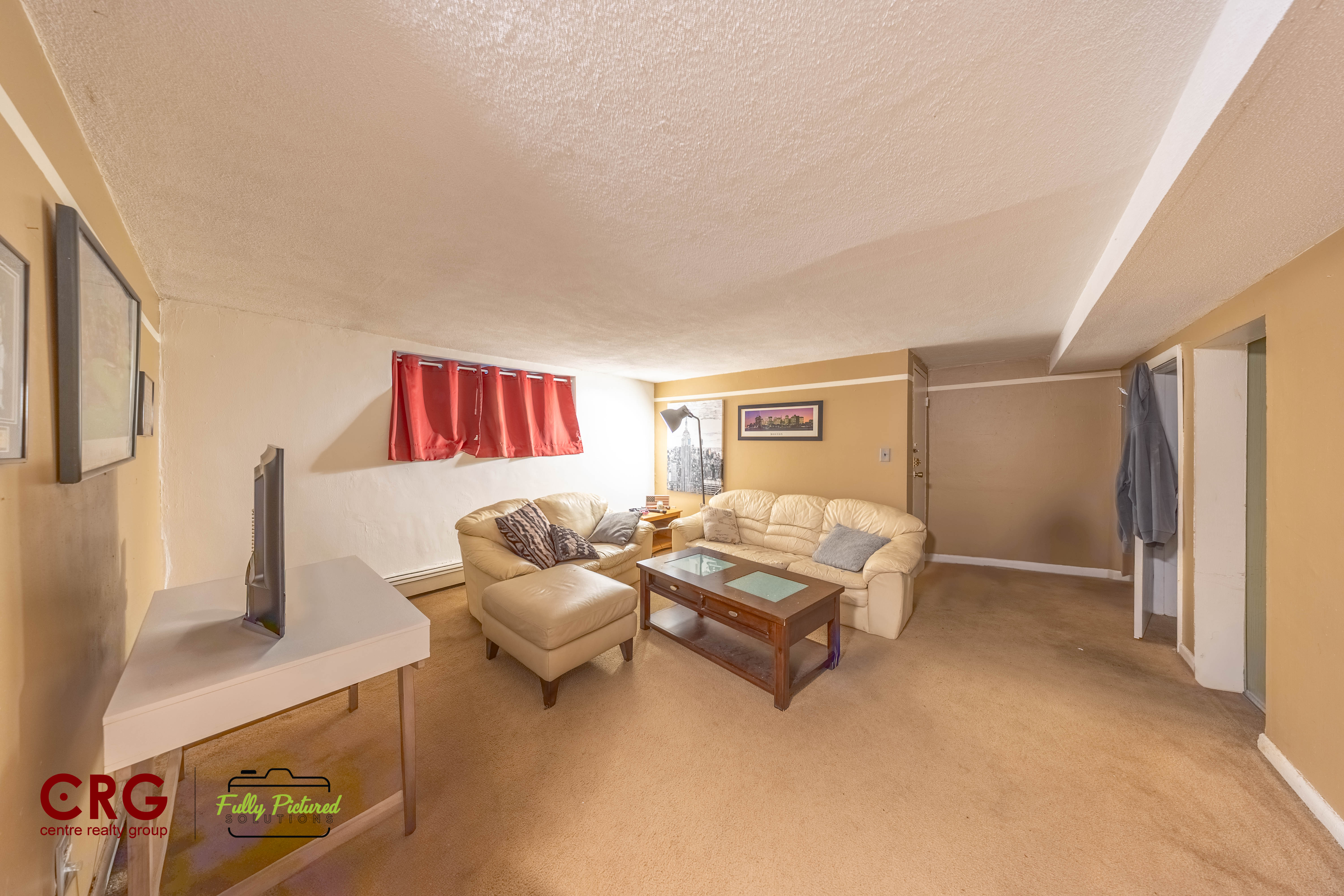 33 Westgate Rd, Chestnut Hill