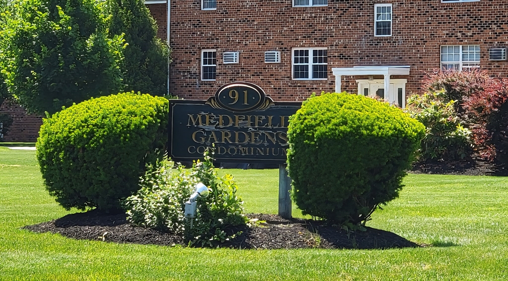 89 Pleasant St, Medfield