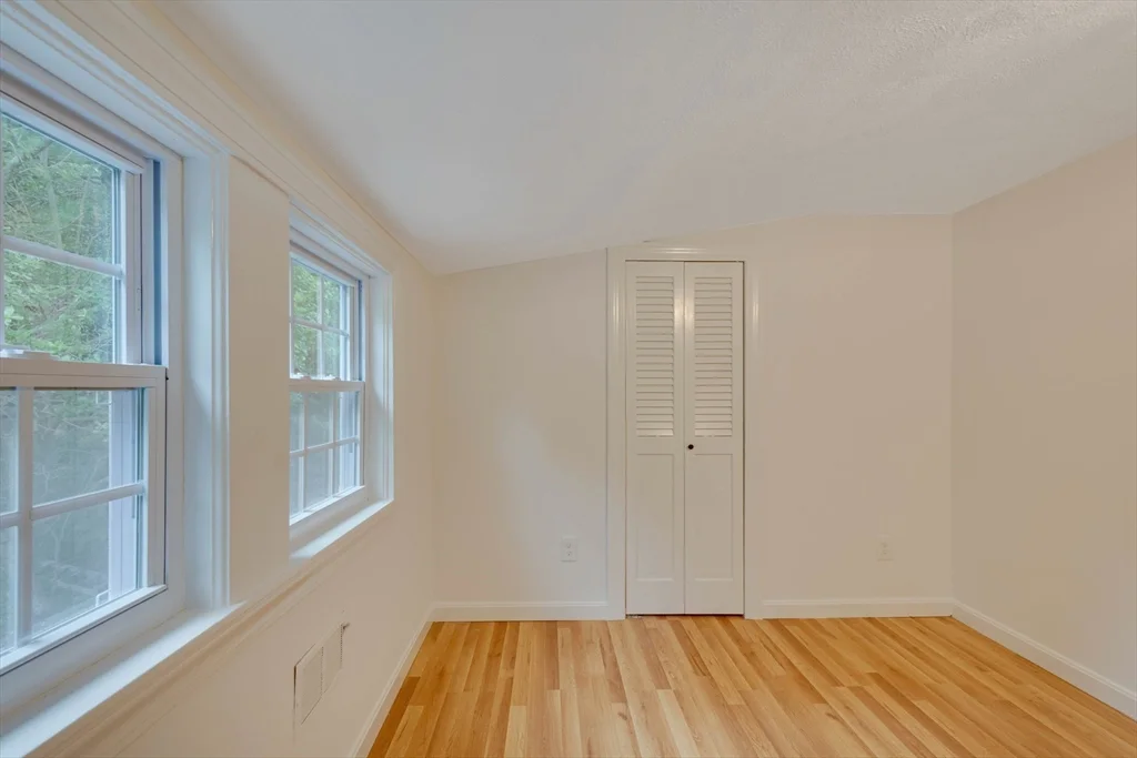 951 Main St, Lynnfield