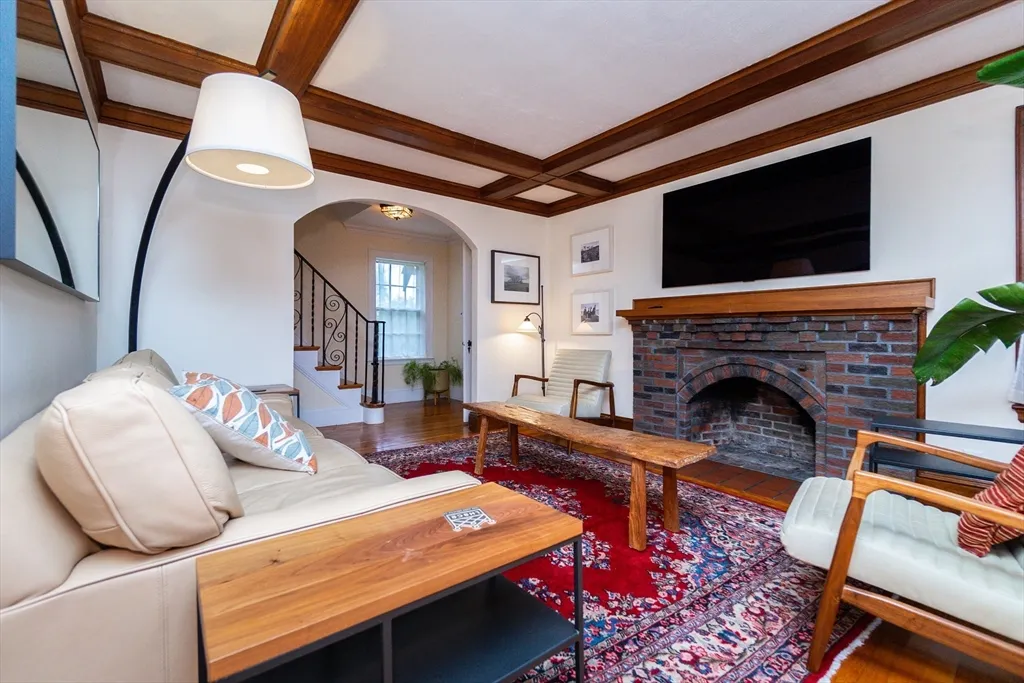 93 Churchill Ave, Arlington