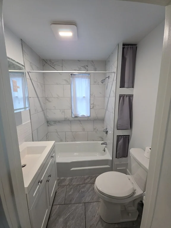 32 Bellevue St, Lowell