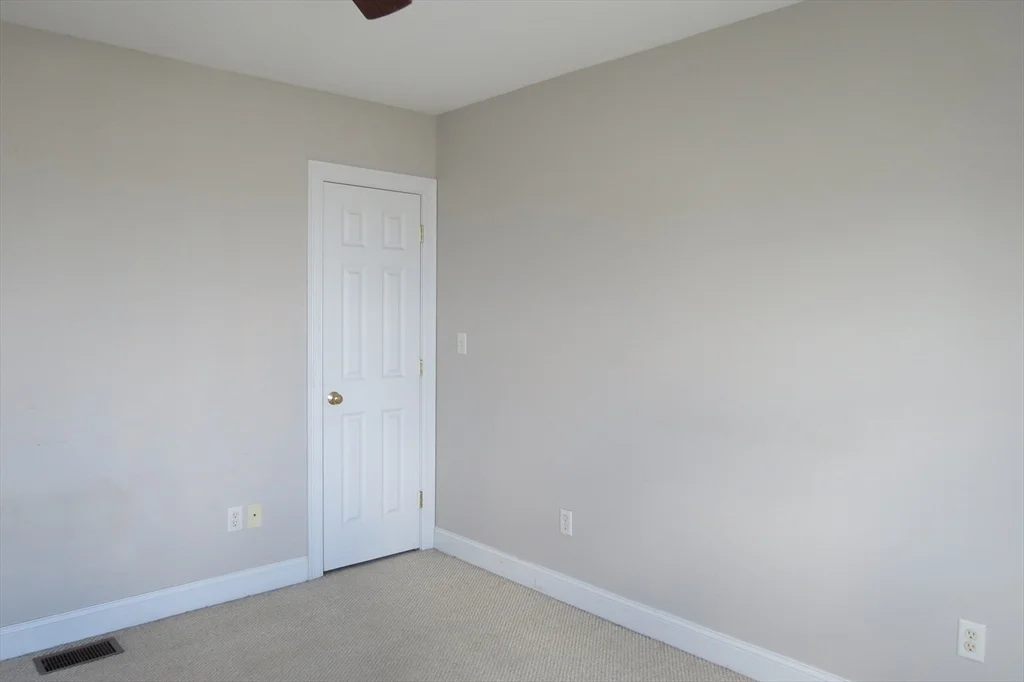 11 Railroad Ave, Salisbury