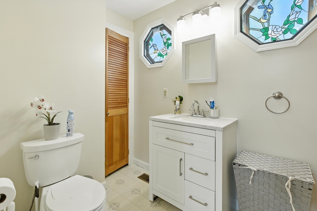 254 Park St, West Roxbury