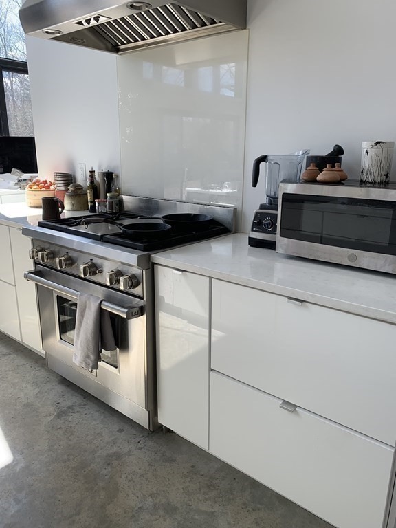 365 N Main, North Cohasset