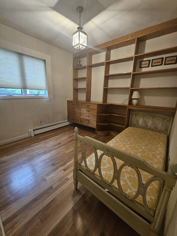 11 Renee Ter, Newton