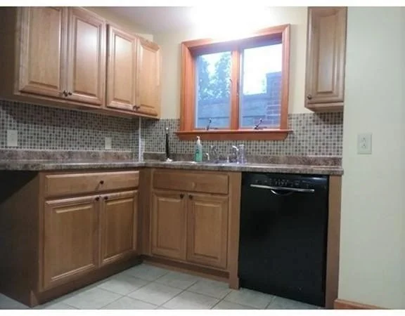 50 Temple St, Somerville