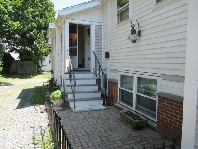 43 Pleasant St, Gloucester