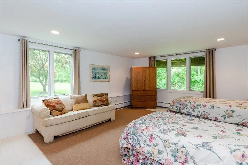 3 Nonquitt Ave, Nonquitt