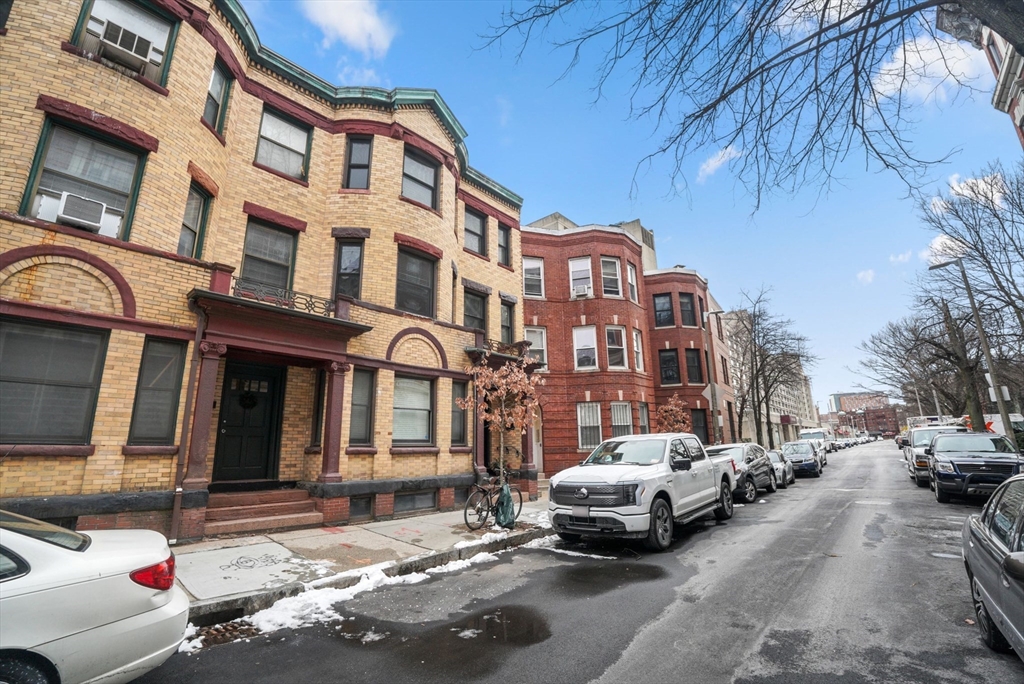 30 Edgerly Rd, Fenway