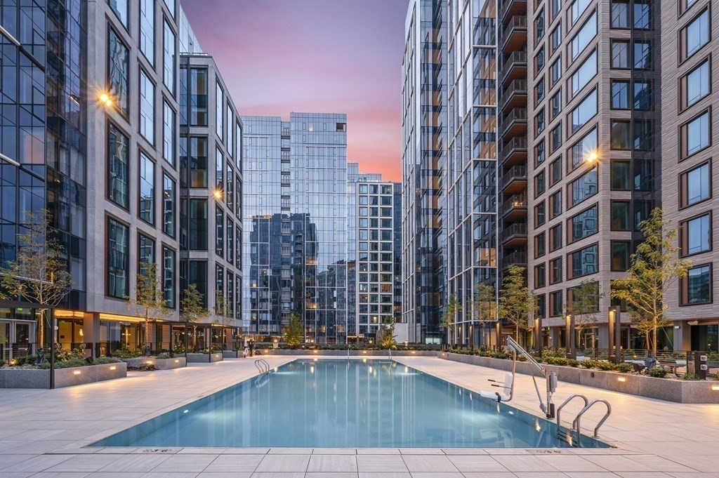 135 Seaport Blvd, Seaport District