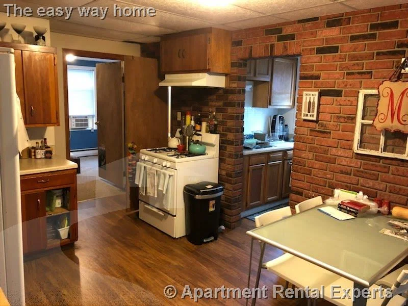 9 Lowell Ter, Magoun Square