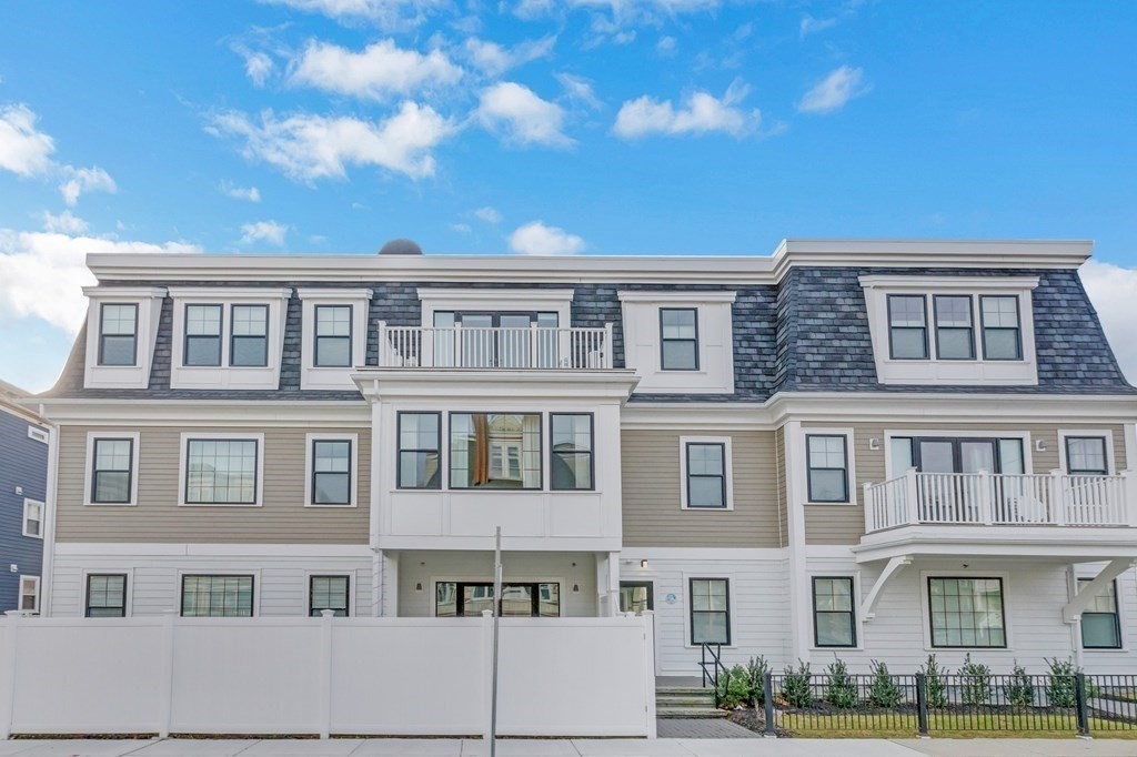 54 Pleasant St, Dorchester