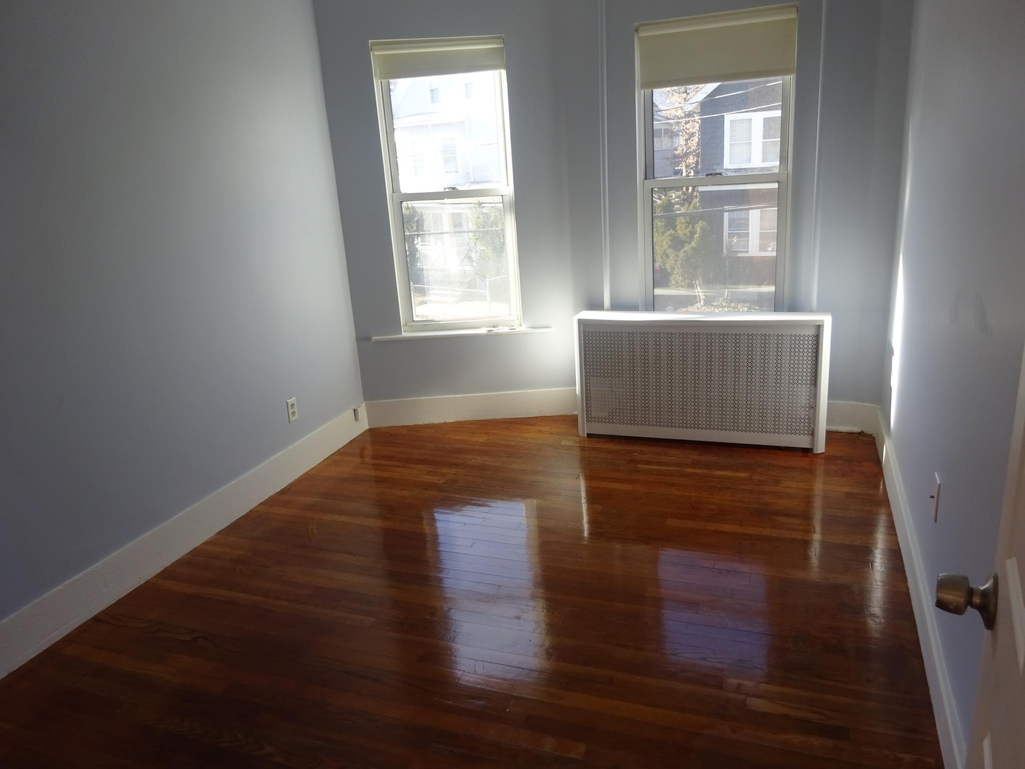 25 Oak Square Ave, Oak Square