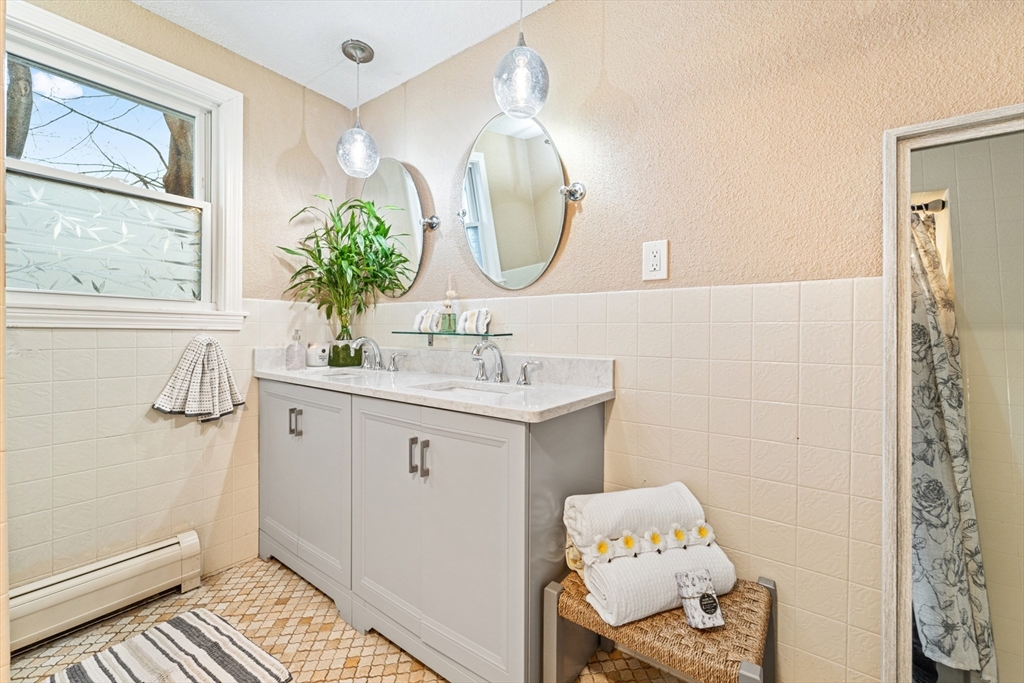 14 Newman St, Revere