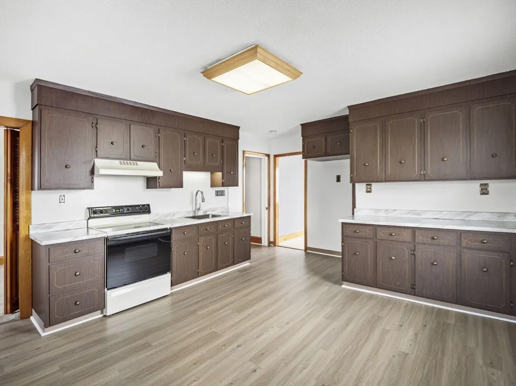 69 Stowers St, Revere