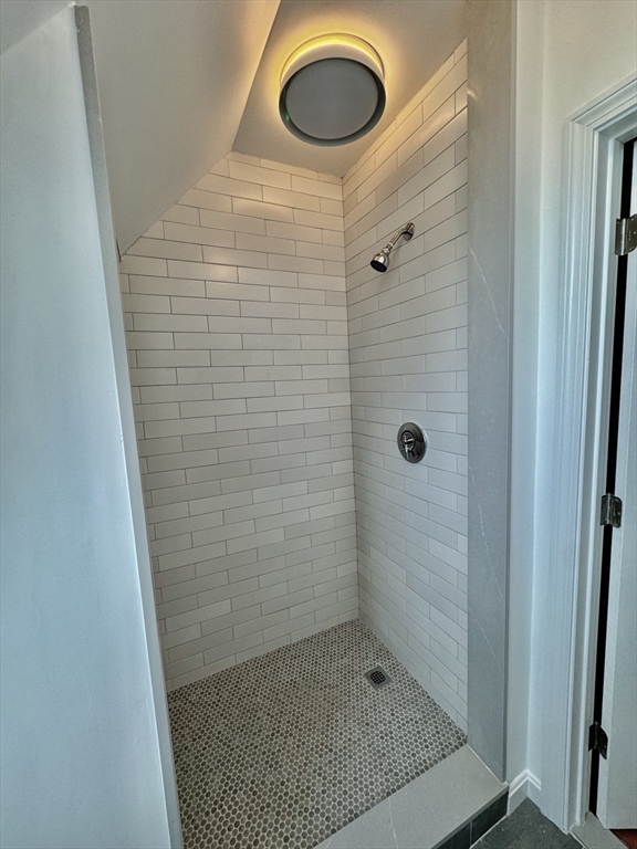 8 Trafford St, Quincy