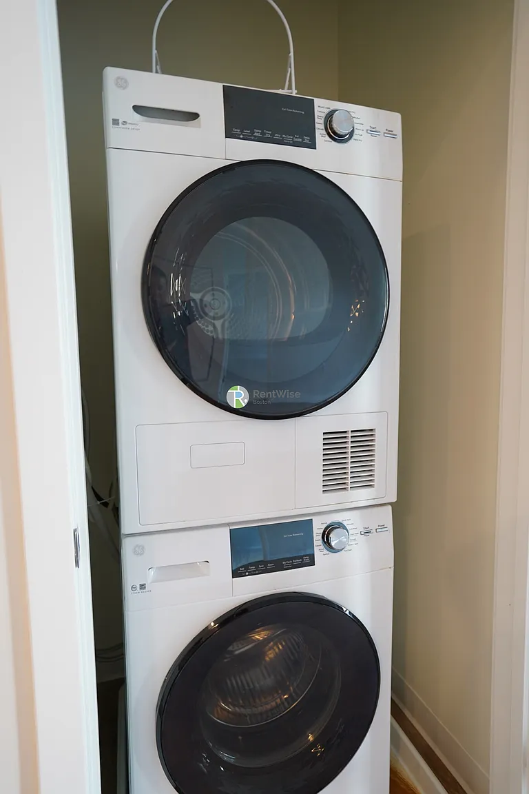 289 Walk Hill St, Roslindale