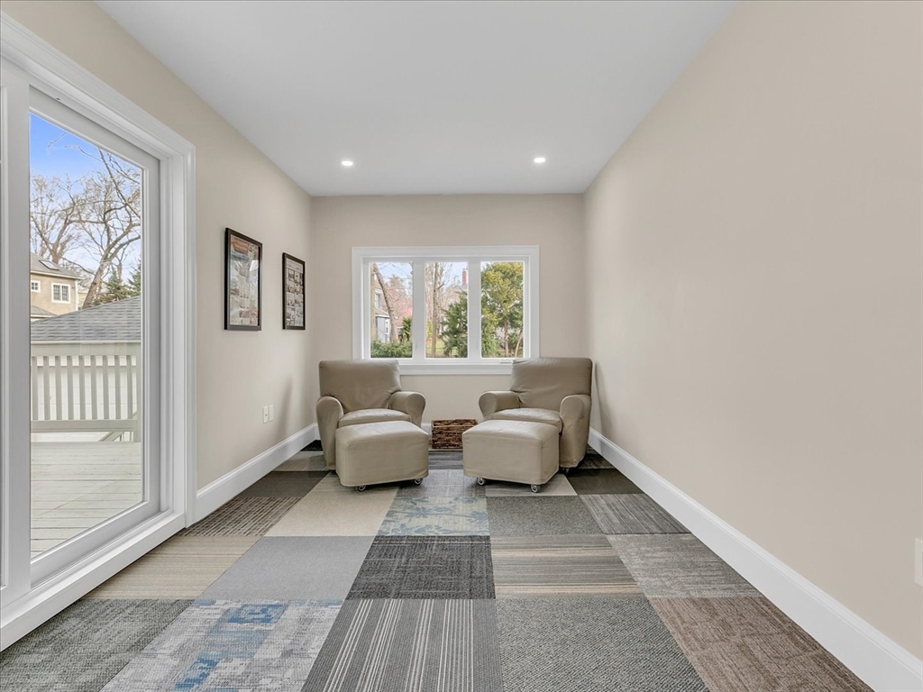 2031 Commonwealth Ave, Newton