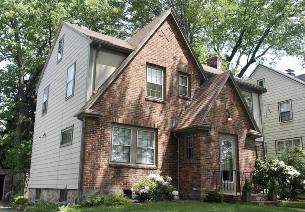 381 Vfw Pkwa, Chestnut Hill