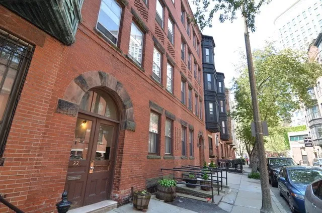 22 Isabella St, Back Bay